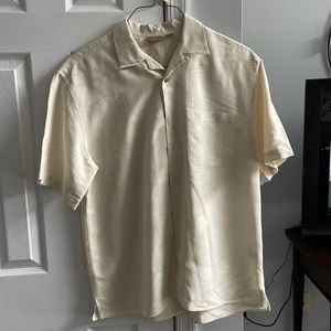 Jos A Banks men’s casual button down shirt size L.